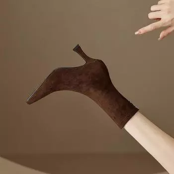 Короткие сапоги на тонком каблуке с острым носком, женские корейские версии сексуальных замшевых сапог на высоком каблуке, новые модные эластичные тонкие сапоги 2025 года 34 коричневый