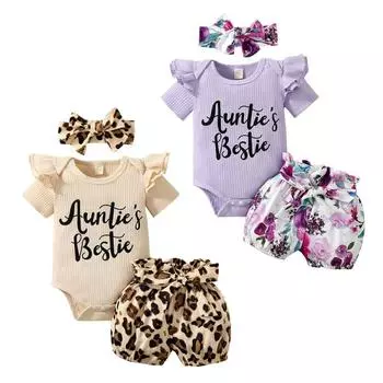 Короткий комплект из 3 предметов для маленьких девочек, летний комбинезон в рубчик с рюшами и короткими рукавами и буквенным принтом, боди + шорты с цветочным принтом + повязка на голову 90