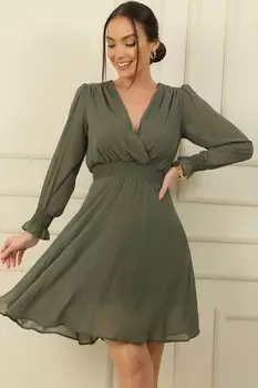 Короткое шифоновое платье с двубортным воротником и рукавами на подкладке из гипе