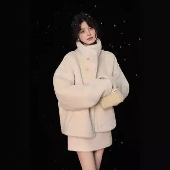 Короткое женское пальто с меховой вставкой 2024 года, новое популярное небольшое замшевое утолщенное, универсальное, носится с обеих сторон S