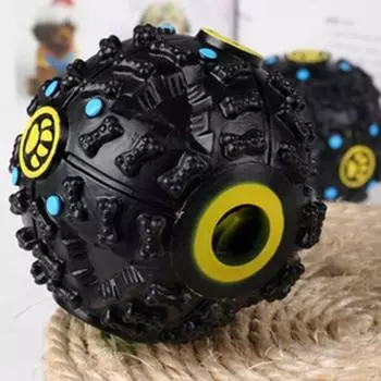 Кошка Забавный Мяч Протекающий Мяч Держатель Для Угощений Крякающий Звук Писклявый Пищалка Жевать чёрный