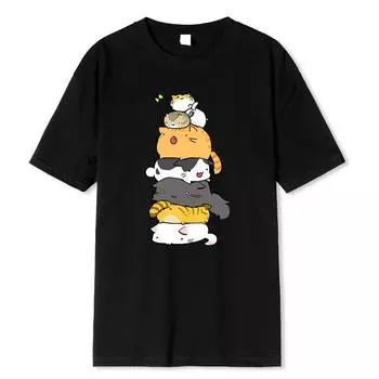 Кошки сгибаются высоко, чтобы поймать бабочку. Напечатанная мужская одежда. Модные летние футболки. Уличная одежда. Топы. Дышащая футболка. S