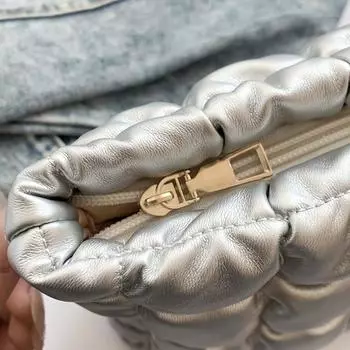 Косметичка для женщин, пухлая стеганая косметичка из искусственной кожи, на молнии, пуховая косметичка, прочный клатч, сумка для путешествий и покупок коричневый