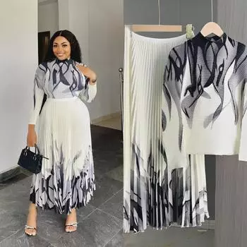 Костюм-двойка с плиссировкой и принтом «рябь» от Miyaki One Size