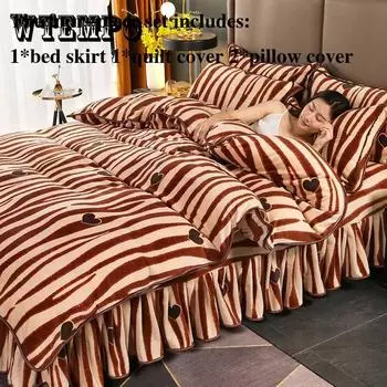 Костюм из четырех частей из молочного бархата плюс утепленное бархатное мягкое приятное для кожи постельное белье. Двусторонняя бархатная юбка-кровать устойчива к грязной зиме. Queen