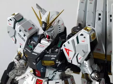Костюм MG v Gundam Gundam 1/100 RX-93 Ver.Ka (Контратака мобильного Чара)