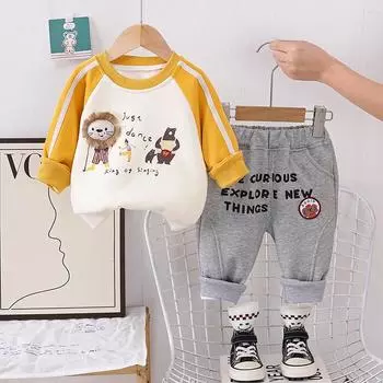 Костюм с длинными рукавами для мальчиков от 0 до 5 лет, детская толстовка с капюшоном и принтом льва + повседневные штаны, комплект из двух предметов, милая и удобная одежда для мальчиков и малышей S жёлтый