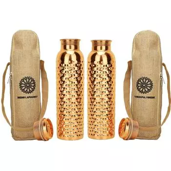 Кованая бутылка из чистой меди с сумкой для переноски для питьевой воды, не содержит БФА, герметичная, повышает иммунитет, поддерживает пищеварение и вдохновлена Аюрведой - 1 литр Set of 2