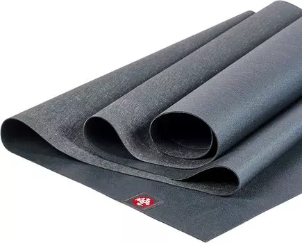 Коврик для йоги Manduka eKO Superlite Travel Mat. Толстый портативный коврик для путешествий, изготовленный из натурального древесного каучука. Захватывающая рукоятка для амортизации высокой плотности, обеспечивающая поддержку и