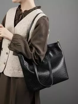 Кожаная большая вместительная женская сумка-тоут, новая модная фактурная сумка на одно плечо под мышкой, модная плетеная сумка для поездок на работу 30x13x26cm бездна