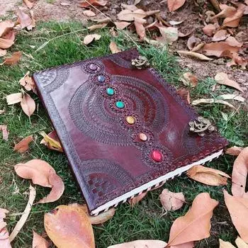 Кожаная Книга-журнал Seven Chakra Средневековая Каменная Тисненая Книга Теней Ручной Работы Блокнот Путешествующая Книга Скетчбук Подарок на День Рождения 13 x 10 in коричневый