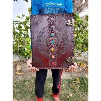Кожаная Книга-журнал Seven Chakra Средневековая Каменная Тисненая Книга Теней Ручной Работы Блокнот Путешествующая Книга Скетчбук Подарок на День Рождения 13 x 10 in коричневый