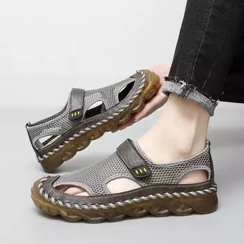 Кожаная модная прогулочная обувь, мужские элитные брендовые дышащие роскошные сандалии, универсальные мужские уличные лоферы, новые пляжные мужские сандалии 38 чёрный