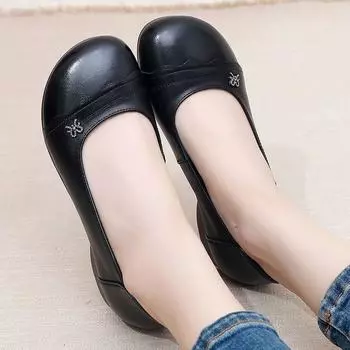 Кожаная обувь для матерей среднего и пожилого возраста, подошва из говяжьих сухожилий, весна и осень 2025 г., неглубокая горловина, одинарные туфли, удобные, с плоской подошвой, одна педаль 34 чёрный