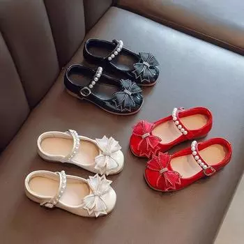Кожаная обувь принцессы для девочек, новые летние детские туфли на мягкой подошве с бантом и жемчугом для маленьких девочек, одиночные туфли с бриллиантами и водой 26 чёрный