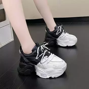 Кожаная обувь высшего качества на платформе. Женские кроссовки на высоком каблуке. Туфли для папы с круглым носком. Кроссовки на толстой подошве. 43 белый