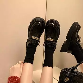 Кожаная платформа. Маленькие кожаные туфли. Новые весенние и летние одинарные туфли. Повседневные универсальные лоферы на шнуровке. Женские винтажные туфли с усиленным замком внутри. 34