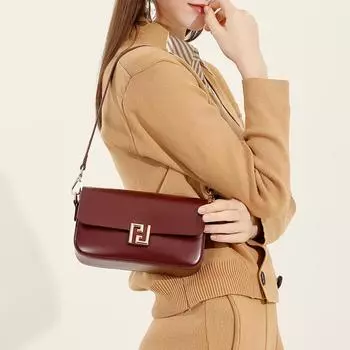 Кожаная высококачественная маленькая сумка Весенняя женская сумка Популярная сумка через плечо Темпераментная маленькая квадратная сумка 22*6*14 чёрный