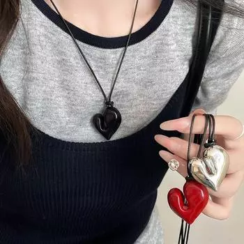 Кожаное ожерелье в форме сердца в корейском стиле — регулируемый модный аксессуар для осени/зимы. Necklace серебряный