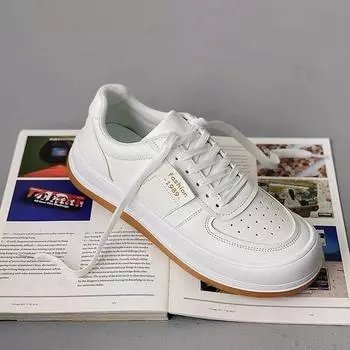 Кожаные белые туфли для мужчин, осенние модные повседневные прогулочные туфли на плоской подошве, удобные мужские кроссовки на платформе, студенческие теннисные вулканизированные туфли 39