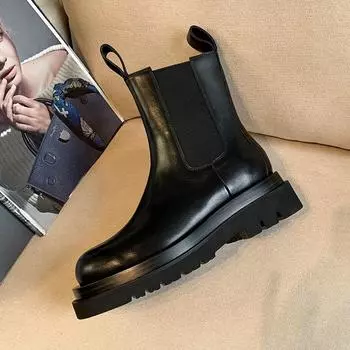 Кожаные ботинки челси женские британские ботинки с капюшоном 2024 года зимние ботинки средней высоты ботинки Martin на толстой подошве женские короткие ботинки 35