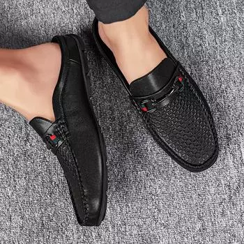 Кожаные модные туфли для отдыха на свежем воздухе, мужские повседневные туфли для ходьбы, новое поступление, мужские полутапочки, новые удобные мягкие тапочки 38 чёрный