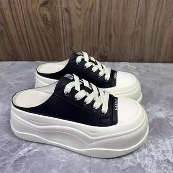 Кожаные полутапочки с толстой подошвой и увеличенным носком, женская верхняя одежда 2025 года, новые однопедальные ленивые маффины, маленькие белые классные тапочки 35