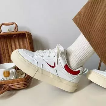 Кожаные ретро красные туфли для детей 2024 года, новый стиль Гонконга, шикарные универсальные туфли с мягкой подошвой, белые туфли для спорта и отдыха, женская обувь 35 чёрный