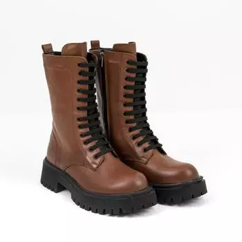 Кожаные сапоги в женском стиле