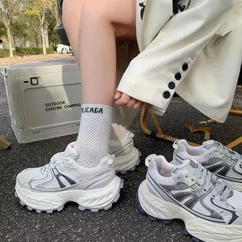 Кожаные сетчатые туфли для папы, женская весна 2025, новая, небольшая, увеличивающая рост, толстая подошва, дышащая, повседневная спортивная обувь 35