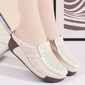 Кожаные шлепанцы женские новые летние повседневные дышащие полые тапочки 35