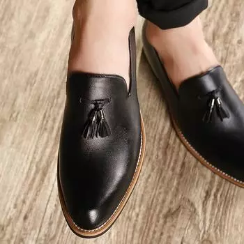 Кожаные туфли мужские весна 2024 новые повседневные кожаные туфли корейская версия черные лакированные кожаные туфли британский бизнес маленькие кожаные туфли ретро модные туфли 38