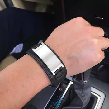 Кожаный браслет-манжета с выгравированным именем, минимализм, застежка из нержавеющей стали, ювелирные изделия для дедушек и мужчин коричневый