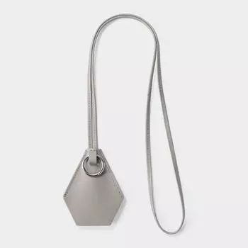 Кожаный брелок GU by Uniqlo