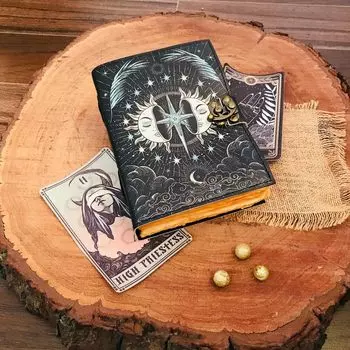 Кожаный журнал ручной работы Дневник Артефакты Солнечная луна Печатный офис и личное использование Художник Unruled Альбом для рисования Дневник для написания дневника с латунным замком C-Lock 7 x 5 in чёрный