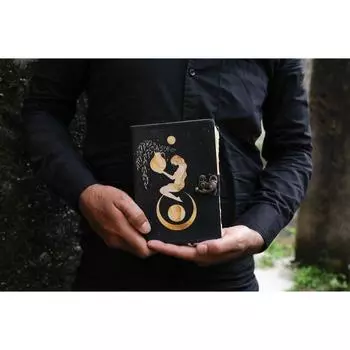 Кожаный журнал Sun Moon для мужчин и женщин из антикварной бумаги ручной работы с декольным краем и винтажным рисунком 7 x 5 in чёрный