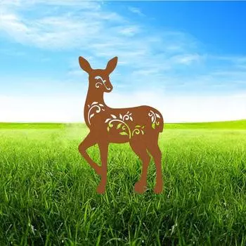 Красивая металлическая статуя оленя на колу Преобразите свой внутренний дворик с помощью этой очаровательной статуи. Идеально подходит для садовых вечеринок и домашнего садового искусства. чёрный