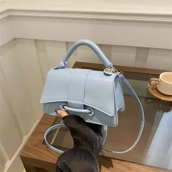 Красивая модная ретро сумка через плечо 2024 года, новый нишевый дизайн, простая повседневная сумка-мессенджер, маленькая квадратная сумка чёрный