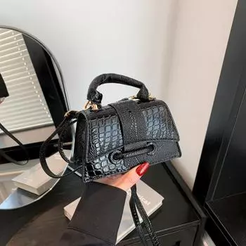 Красивая портативная маленькая квадратная сумка персонализированная трендовая новая сумка женская трендовая 2024 персонализированная повседневная сумка через плечо чёрный