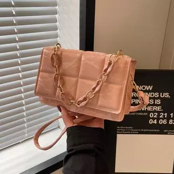 Красивая повседневная маленькая квадратная сумка, персонализированная модная иностранная сумка в весенне-летнем стиле, женская сумка 2024 года, новая однотонная сумка через плечо для поездок на работу чёрный