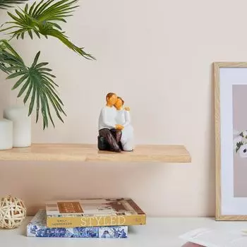 Красивая ручная роспись среднего размера из смолы, сидящая романтическая пара (Упаковка из 1 шт., черный и белый)