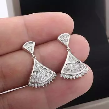Красивые блестящие серьги из циркония для женщин, модные веерные украшения, треугольные циркониевые украшения высокого качества, подарок на годовщину, вечеринка белый