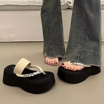 Красивые сандалии на высокой толстой подошве для летней женской уличной обуви, новые модели высокого класса с юбками, шлепанцы на танкетке 35