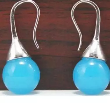 Красивые серьги из синего нефрита с тигровым глазом диаметром 12 мм.