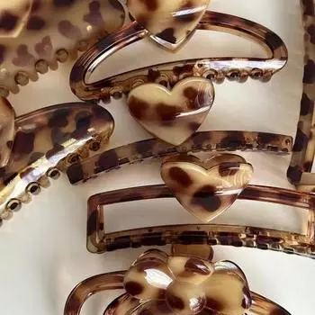 Красивые заколки для волос с леопардовым принтом, большие пластиковые заколки для волос в форме сердца, всесезонные женские аксессуары для волос