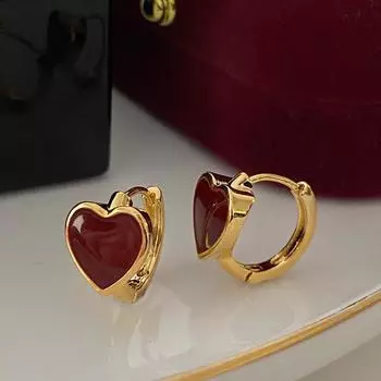 Красная пряжка для ушей Love, новая популярная женская нишевая дизайнерская мысль, простая и маленькая эмалевая глазурь с каплями бордовый