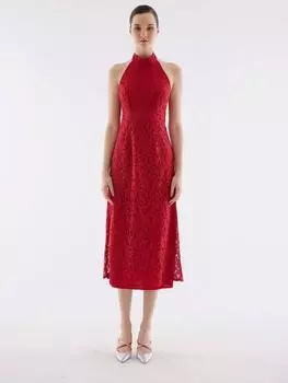 Красное кружевное платье с бретелькой на шее