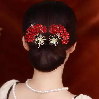 Красные фрикадельки в прозрачном супе Заколка для волос красный