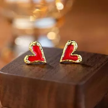 Красные ретро-серьги-гвоздики Love, женские легкие, роскошные, французские, нишевые, нерегулярные, в форме сердца, серьги для путешествий