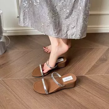 Красные шлепанцы на танкетке с застежкой-липучкой, летние повседневные босоножки, французские босоножки на высоком каблуке 35 чёрный